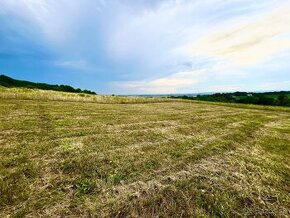 Pekný rovinatý pozemok - Vyšná Hutka