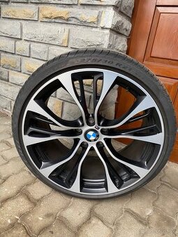 Originál BMW STYLE 599 + pneumatiky PIRELLI P ZERO E