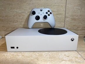 Xbox series S + možnosť dokúpiť ďalšie ovládače