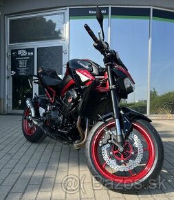 Kawasaki Z900 SCVM červená