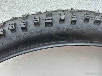 Plášte Schwalbe Tough Tom a HURRICANE 27.5x2.25"