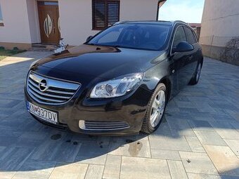 Insignia combi sport tour