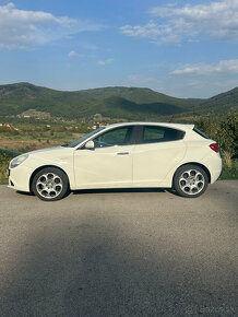 Predám Alfa Romeo Giulietta 1.4 T-Jet 88 kW, 12/2012 - 1