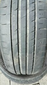 Predám 1 letnú pneumatiku 215/55 R17 98W Tourador - 1