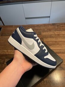 Air Jordan 1 Low Midnight Navy