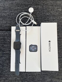 Apple Watch SE GPS 44mm Polnočné hliníkové puzdro s Polnočný