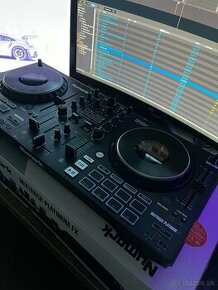 Numark Mixtrack Platinum FX