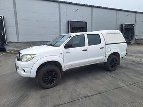 TOYOTA HILUX 2,5 DIESEL 4X4 UZÁVIERKU MA