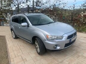 Mitsubishi Outlander 2.4 MIVEC CVT Intense Plus 4WD