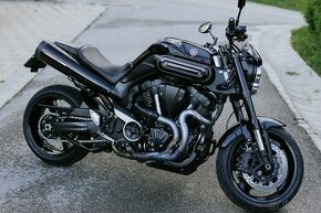 Yamaha MT01 - 1