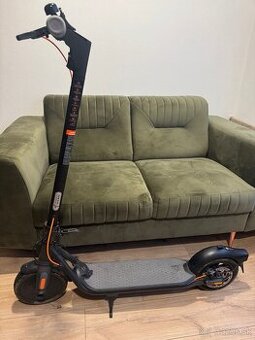 Elektrokolobezka Ninebot KickScooter F30E