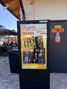 Digitálny LCD totem - navigačná, reklamná plocha