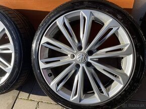 VERONA orig.VW Passat 8B  5x112  8j x19 ET44 235 40 R19 letn