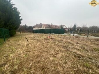 Ex.Pozemok 605 m2 so st. povolenim a projektom v Trstíne