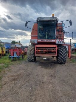 Obilny kombajn MASSEY FERGUSON 40RS