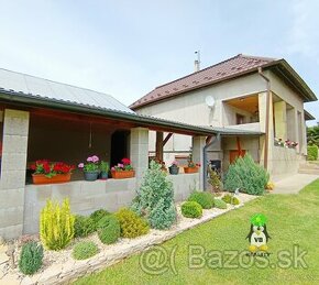 Rodinný dom s krásnou záhradou v obci Ložín - 1