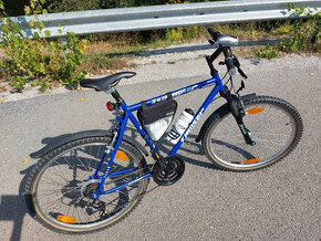 Komplet zrenovovaný starší bicykel veľkosti M na 26 kolesách