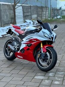 Yamaha R6