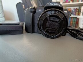 Samsung NX10 + Samsung 16-50mm f3.5-5.5 OIS