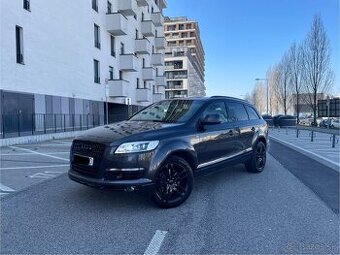 AUDI Q7 4.2FSI 7miest