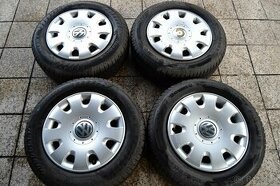 Plechové disky a zimné gumy 195/65 R15 + puklice VW - 1