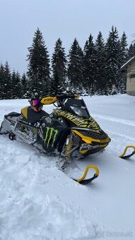 Ski-Doo RS 600 - závodní