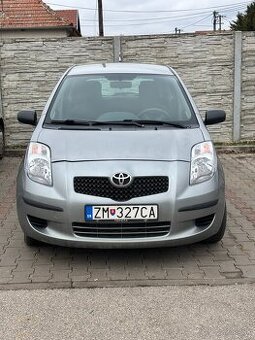 Predám malé šikovné auto - Toyota Yaris