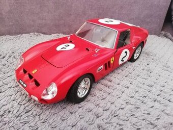 1:18 FERRARI 250 GTO Bburago