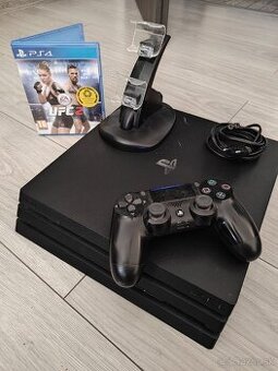 Playstation 4 Pro 1TB + nabíjacia stanica + UFC