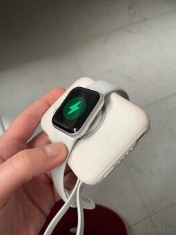 2v1 Powerbanka na Apple Watch a Iphone (s lightningom)