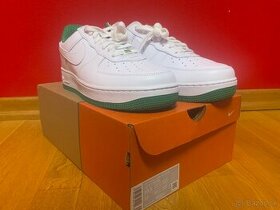 Airforce 1 low West indeed