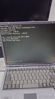 Retro notebook s Windows 98 licenciou - 1