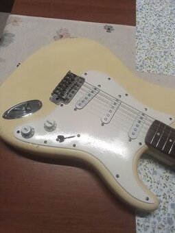 Predám Squier Bullet Strat