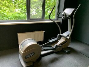 Technogym Excite+ Synchro Eliptický trenažér