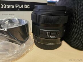 Sigma 30mm F1.4 DC