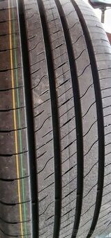 215/55 R18 Goodyear