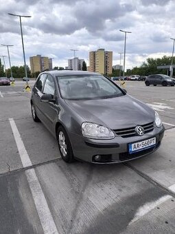 VW Golf V 1.6 MPI - 1