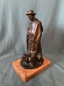 Bronzová socha- Pastier oviec - 1