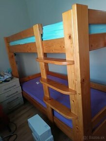 Dvojposchodová posteľ z borovice