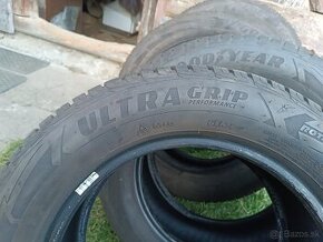 Goodyear ultra grip M+S 215/60 R16 99H