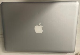 [07] Apple MacBook Pro (2010) na diely