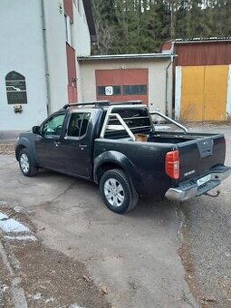 Predám nissan navara D40