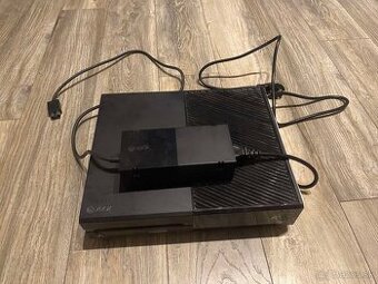 xbox one 500GB, kinect + 2 x ovládač, hry zdarma