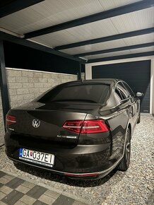 REZERVOVANE Volkswagen Passat Sedan DSG Highline 2.0 TDI - 1