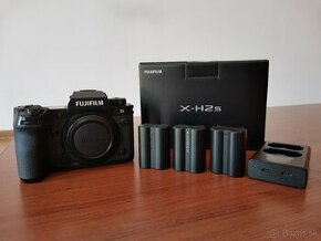 FUJIFILM X-H2S