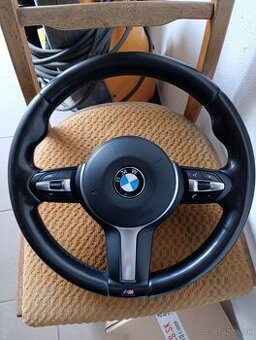 BMW volant