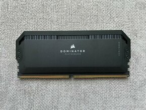 CORSAIR DOMINATOR® PLATINUM RGB 16GB DDR5 - 1