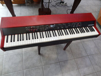 Nord Grand klavír, piano