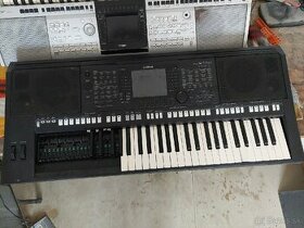 YAMAHA PSR S750 na diely