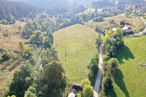 Predaj jedinečného pozemku 836 m2 s IS na parcele v Makove